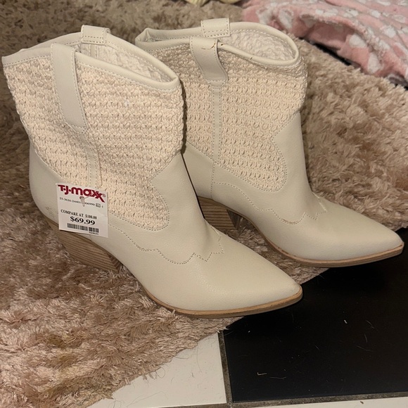 Dolce Vita Textured Cream Heeled Boots - Picture 1 of 4